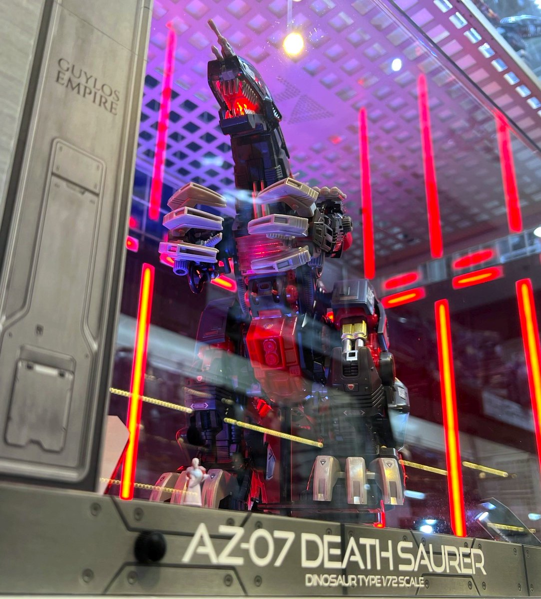 vs_hsakihabara's tweet photo. 【#ゾイド】
#ホビスク秋葉原 にて『AZ-07 デスザウラー』稼動運用試験開始！

スイッチで「ムービングモード」と「ディスプレイモード」を切り替え可能！その鼓動をご体感ください！

ゾイドのことなら #ホビスク秋葉原 におまかせ！

#ボークス #ラジオ会館 8階 #タカラトミー #ZOIDS #ゾイド40周年 https://t.co/GLcgQtHomJ