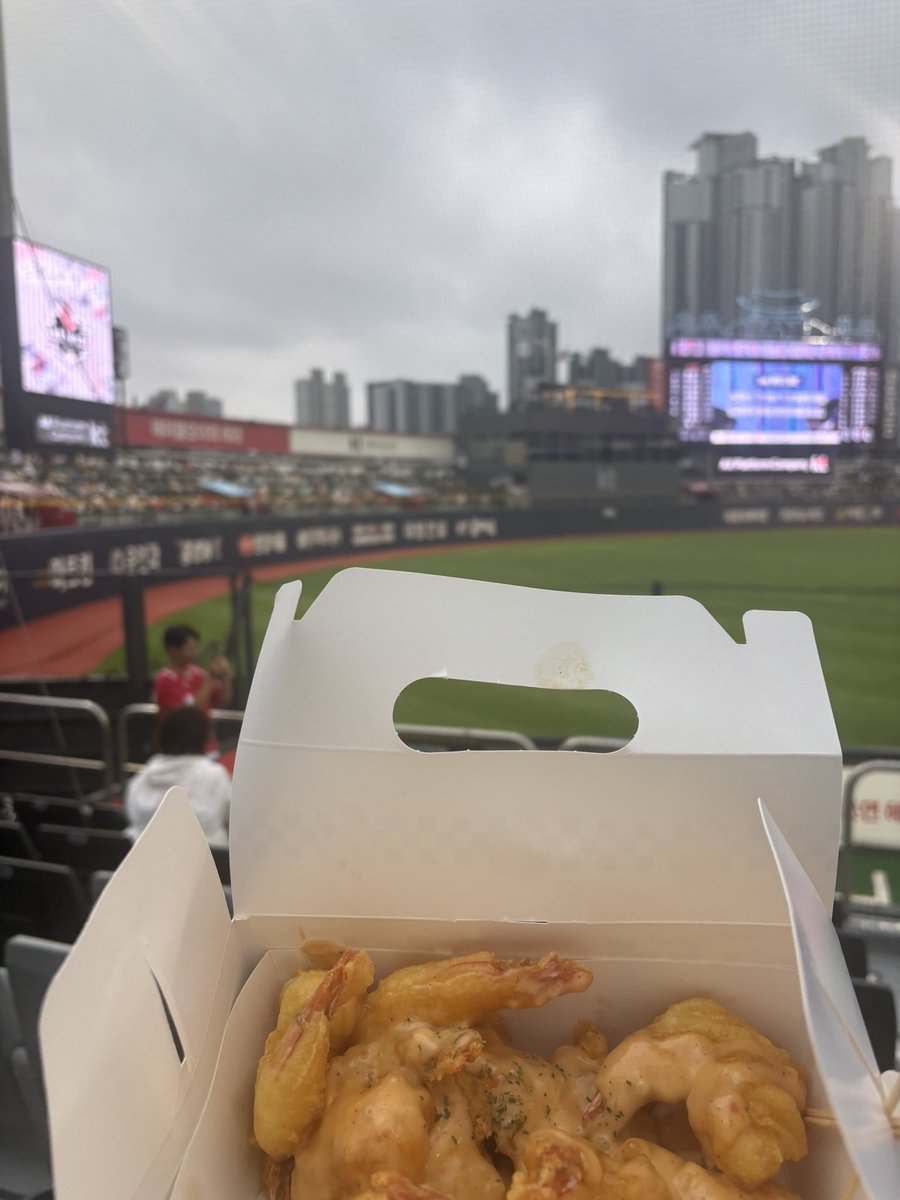 cloud_archive_'s tweet photo. 수원에서 첫 혼직관⚾️😽😽 https://t.co/at0RqKfBfy
