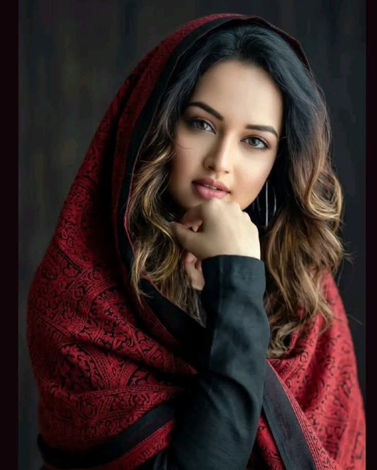 Baazm_e_Dil's tweet photo. ہم تھے کب کانچ کہ گرنے کا تکلف کرتے 

دل نما تھے ، کسی سینے میں پڑے ٹوٹ گئے

#بــــــــزمِ_دِل https://t.co/doqoZKp0Fj