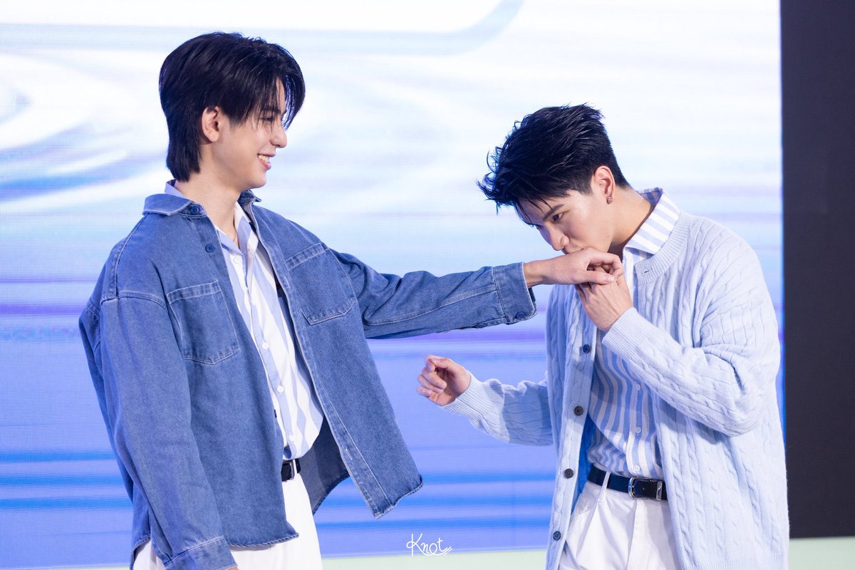 nn_tand's tweet photo. จุ๊บทะเล 😘🌊

#Keenkeno #Sea_ta_lay
#SeaKeen #ซีคีน https://t.co/M3J1MjZ6IQ
