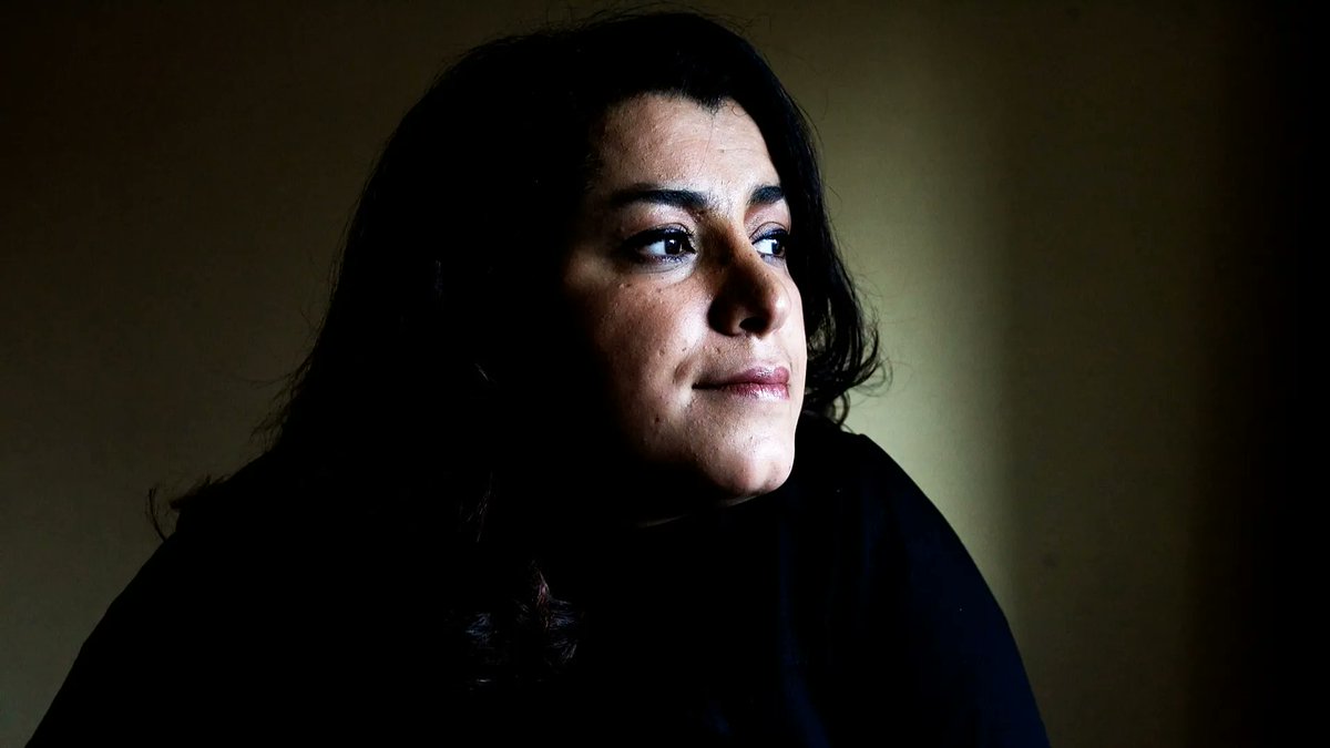 velvelemelvele's tweet photo. "Persepolis" adlı kitabı ile uluslararası üne kavuşan Marjane Satrapi, 56 yaşında hayatını kaybetti. Ailesi, İran asıllı Fransız yazarın “kocası ve hayatının aşkı Mattias Ripa'nın ölümünden bir yıl sonra kederden öldüğünü” söyledi. Huzur içinde uyusun. https://t.co/ERmAIZpgfe