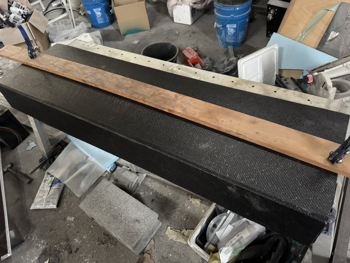 YETDS_DEV's tweet photo. この方法でダッシュボード作ってみた
化粧面なし
「ヒンコンダッシュ」
1キロでした。
3×6で2800円くらいでした
#奴隷カーボン https://t.co/3FZnSw67KT