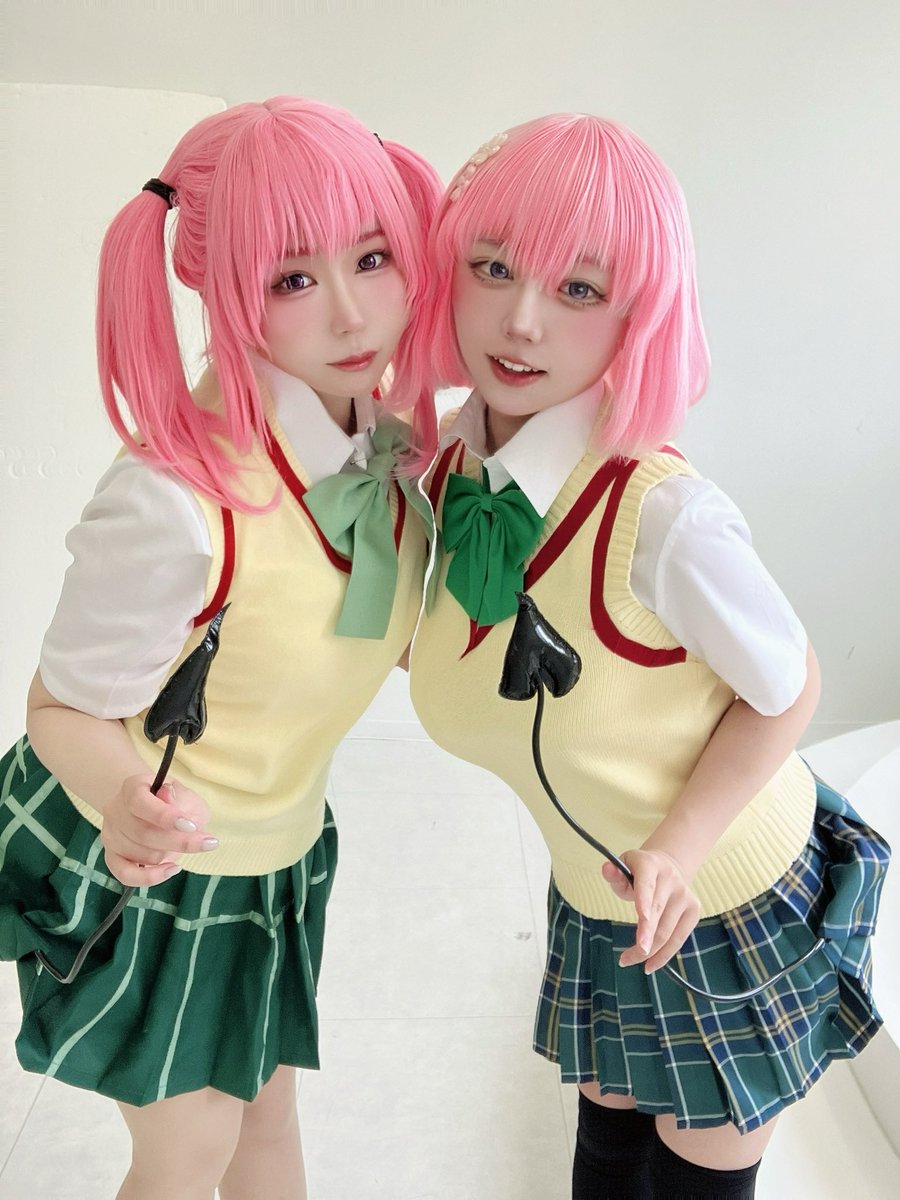 Sakusaku02215's tweet photo. 【Cos】

    🩷私たちに翻弄されてみる？🩷

 #ToLOVEるダークネス 
#デビルーク三姉妹とたい焼き暗殺者併せ https://t.co/XLLc3Uub2g