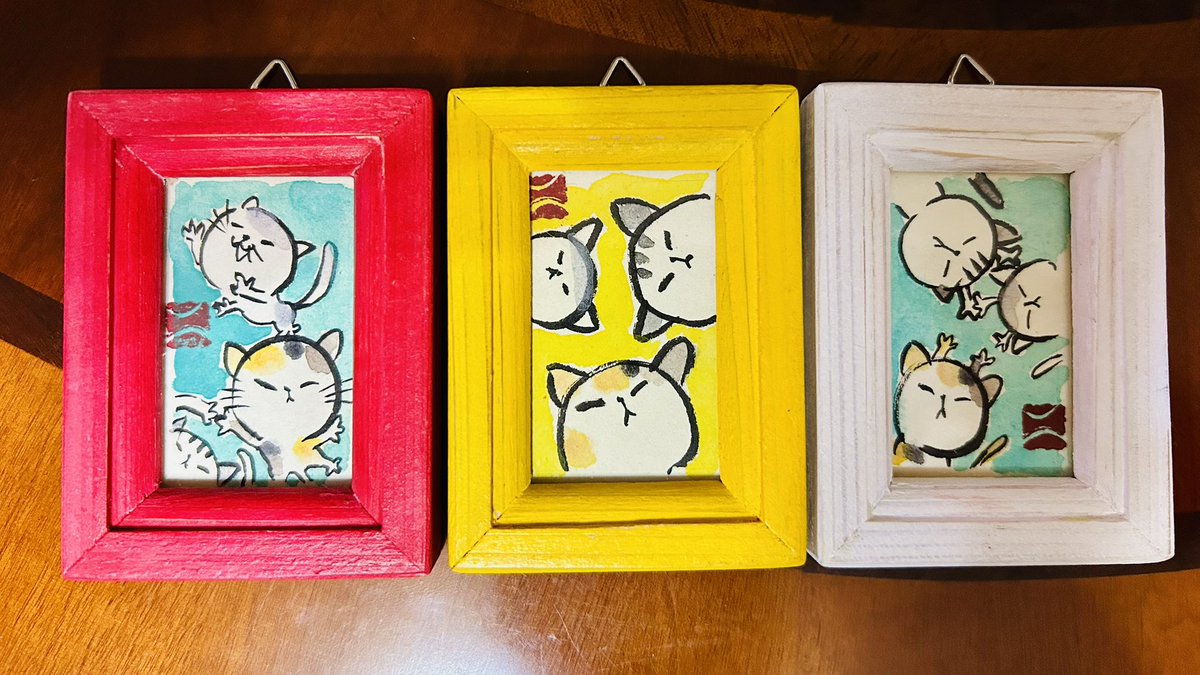 niho1311's tweet photo. 『豆ネコ』（ミニ額）達も後から参戦させることになりました✨ワタシの代わりに大阪に遊びに行っちゃいな✨大阪ギャラリーiyn『猫展2026』（6／11〜21、月火水休み）にて。明日、国際美術大賞展の方の絵も2点搬入のために送り出す。これから終わったらもっと全力で創作に取り組むための準備期間にする🐈娘が作ってくれたフレンチトーストに癒される🐈
#ミニ 
#額 
#ネコ 
#art
#ギャラリーiyn