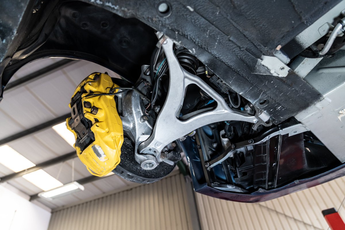 barkaways's tweet photo. A thorough dry ice blasting treatment has left the arches and underbody of this 430 Scuderia looking as clean and fresh as ever. 💎

FOR MORE INFORMATION OR TO BOOK YOUR CAR IN:
+44 (0)1622 872100
info@barkaways.com
https://t.co/gr3PgMgI5Z https://t.co/hoSg8p8Uke