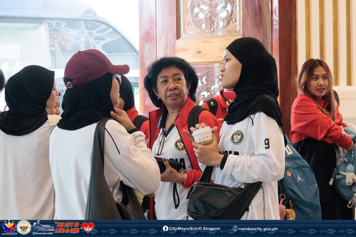 volleyballidn's tweet photo. Kedatangan Timnas Voli Putri Indonesia 🇮🇩 di Candon City, Filipina kemarin.
Kabarnya perjalanan darat dari Manila ke Candon cukup melelahkan 😅
#avccup2026 https://t.co/OiyDHojVjE