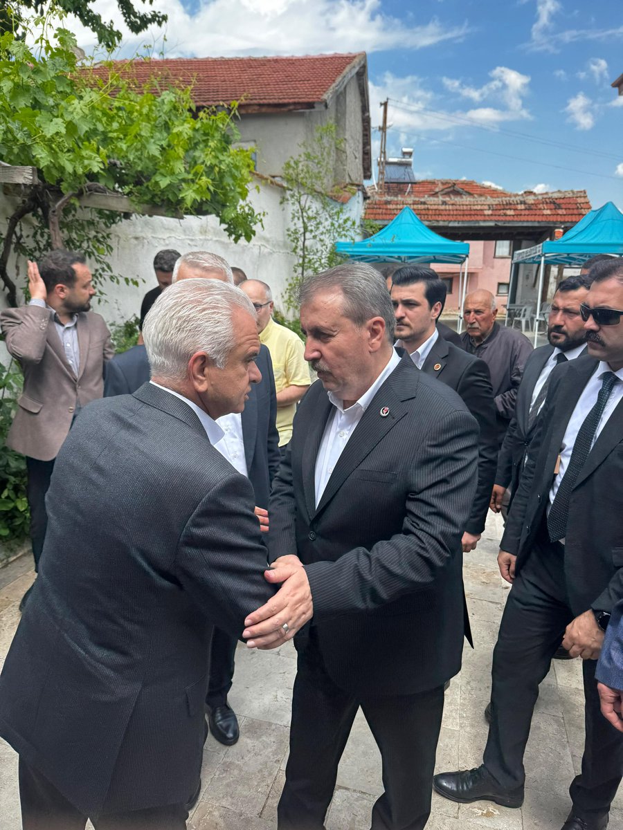 MetinGuler26's tweet photo. ETO heyeti olarak, kıymetli ağabeyi vefat eden Büyük Birlik Partisi Genel Başkanı Mustafa Destici’ye taziye ziyaretinde bulunduk. Merhum Halil Nural Destici için sabır ve başsağlığı dileklerimizi ilettik. https://t.co/YCe1P3lrts
