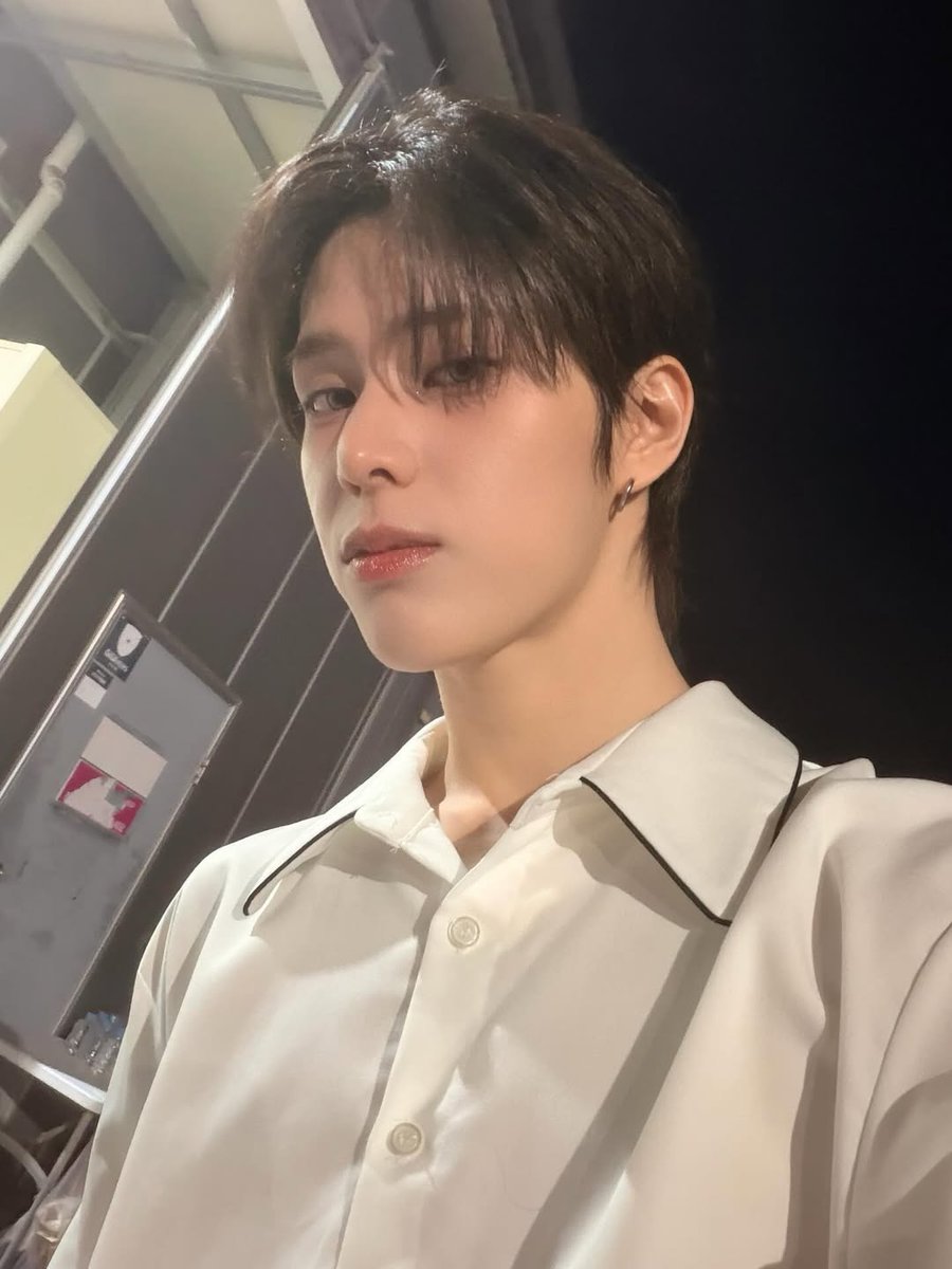 Banshee9896's tweet photo. #XIKERS #JINSIK #HUNTER #JUNGHOON https://t.co/0z7ncr5Pa7