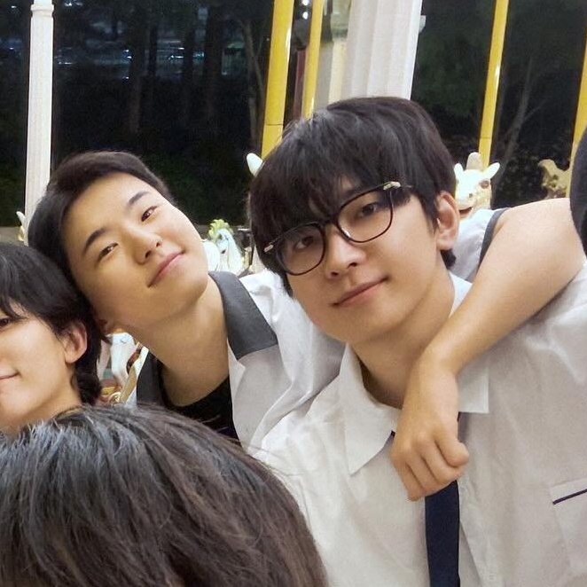 hoshkadon's tweet photo. i think wonwoo is hoshi's support system https://t.co/6wToiFqjBK