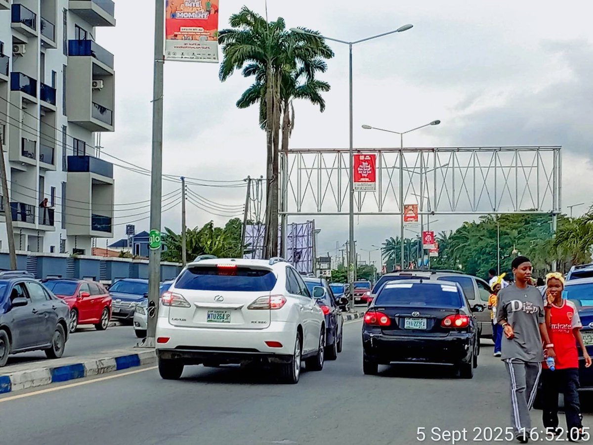 Datoofthecreeks's tweet photo. 𝗧𝗢𝗠𝗕𝗜𝗔 𝗦𝗧𝗥𝗘𝗘𝗧, 𝗡𝗘𝗪 𝗚𝗥𝗔
Position your brand on one of Port Harcourt's most strategic corridors.

Ideal for: ✔ Brand Awareness ✔ Real Estate ✔ Financial Services ✔ Events ✔ Education ✔ Hospitality

📞 0817 508 5159

#AdvertLady #OOHAdvertising  #PortHarcourt https://t.co/UTwIUNGPgP