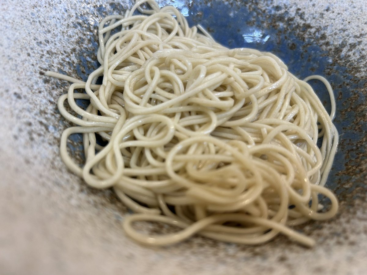 pig6699's tweet photo. RAMEN STAND@熊谷市広瀬
鶏白湯つけ麺🍜特盛り、麺カタ、替え玉🐷
麺、美味っ👍
久しぶりの鶏白湯
替え玉、バリ固💯
#クマガヤラーメンスタンド #ラーメン #鶏白湯 #つけ麺  #熊谷市 https://t.co/WuWwmwCxOK