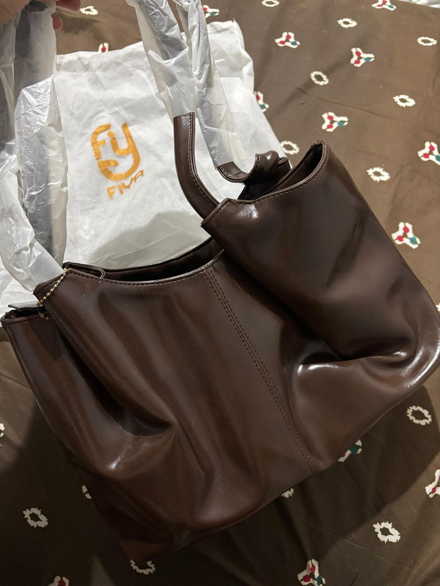 esjagunghawaii's tweet photo. 3. Fiya tas totebag / 37k https://t.co/OhBRZLd79I