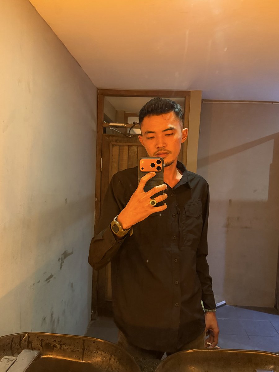 fong113867's tweet photo. ចាស់ណាស់ហើយ🤧 https://t.co/tyWvGlSHT8
