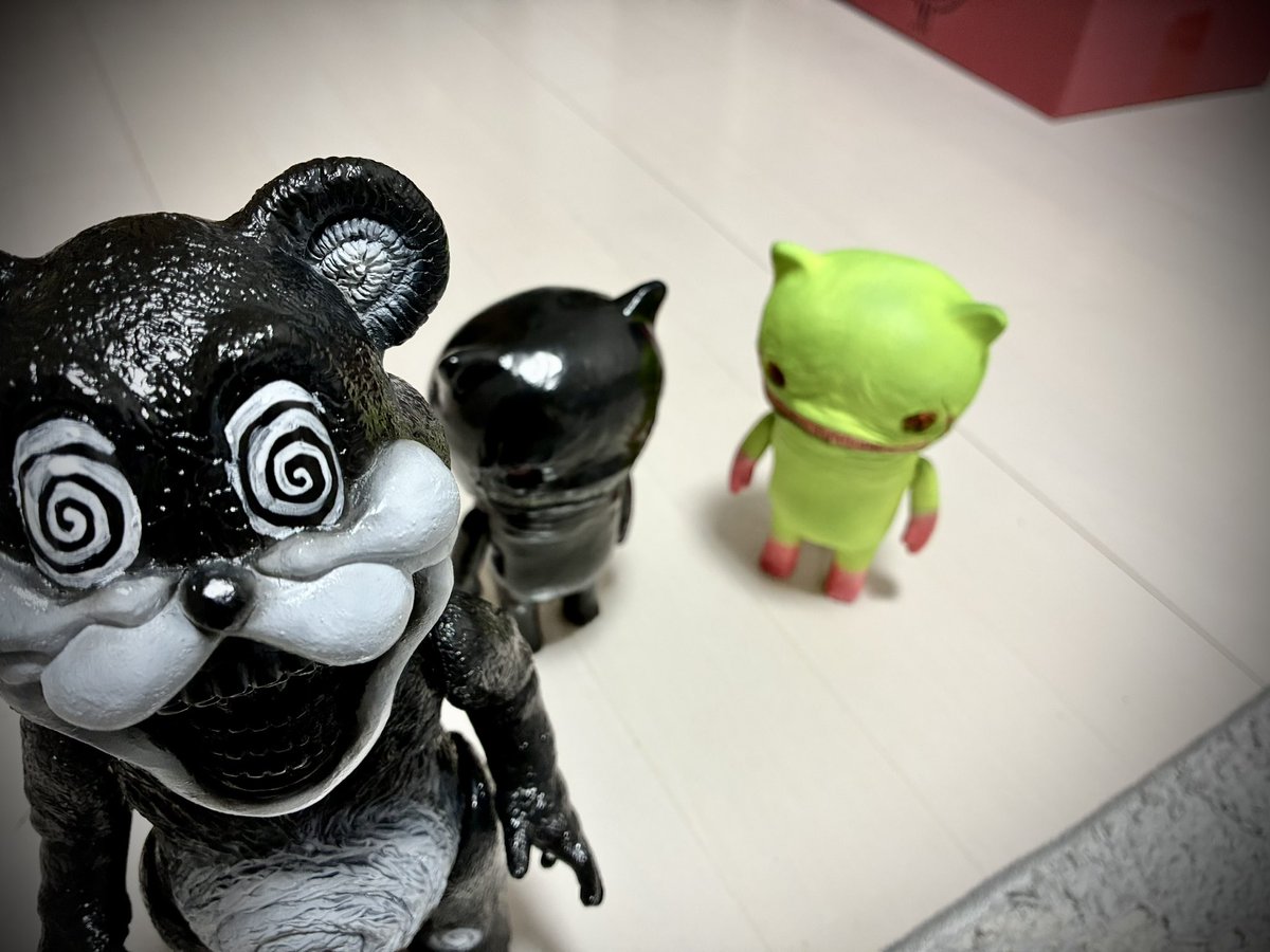 熊の俺の前で、2人で猫あるある言ってんじゃぁねぇよぉぉ」 #暗黒