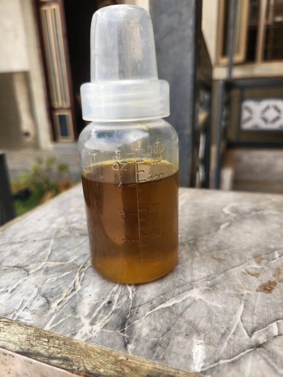 simfiu's tweet photo. @cindy_blog Are you in need  of a good organic pesticide for farm or a health ingredient for your cosmetic line or soap making.  We present to you simfiu neem oil. 💯 organic, cold-pressed, and have high Azadirachtin content. https://t.co/bxqzbnq8UE