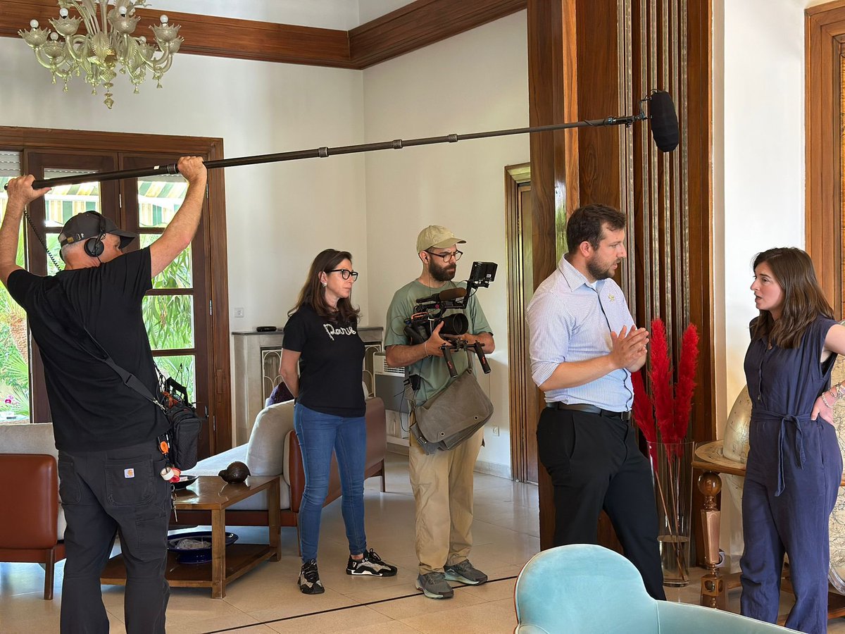 franceenisrael's tweet photo. « Vous incarnez l’espoir. La France sera toujours à vos côtés pour avancer vers la paix. »

C’est par ces mots que le ministre de l'Europe et des affaires étrangères @jnbarrot s’est adressé ce matin aux représentants de la société civile israélienne réunis à Tel-Aviv à l'invitation de l'Ambassadeur de France en Israël. 

En amont de la conférence de l'Appel de Paris pour la solution à deux États, qui se tiendra le 12 juin prochain à Paris, les participants ont pu mener de premiers échanges qui viendront nourrir les réflexions à venir. 

Merci à Netta Loevy (Itach Maaki), Wajdi Bkeirat (Rozana), @rntamir (J Street), @DaoodRula (standing together), @gidonb (Ecopeace) et tous les autres participants pour leurs contributions et leur engagement. 

A bientôt à Paris et sur le terrain !