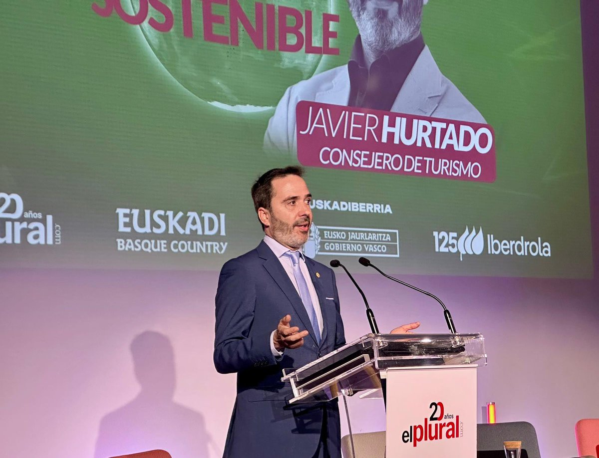 DptoTurComCon's tweet photo. 🌿 El Consejero @JHurtadoGV ha participado en el foro "#TurismoSostenible: Euskadi, Destino de Valor", organizado por @El_Plural en Vitoria-Gasteiz.

🤝 Un espacio de reflexión sobre los modelos turísticos del presente y del futuro, en el que se ha puesto en valor la apuesta de Euskadi por un turismo sostenible, responsable y comprometido con el territorio.

📍 La jornada ha abordado los retos y oportunidades del sector, destacando la importancia de avanzar hacia un modelo turístico que genere valor para quienes nos visitan, pero también para la ciudadanía y el entorno que nos acoge.
