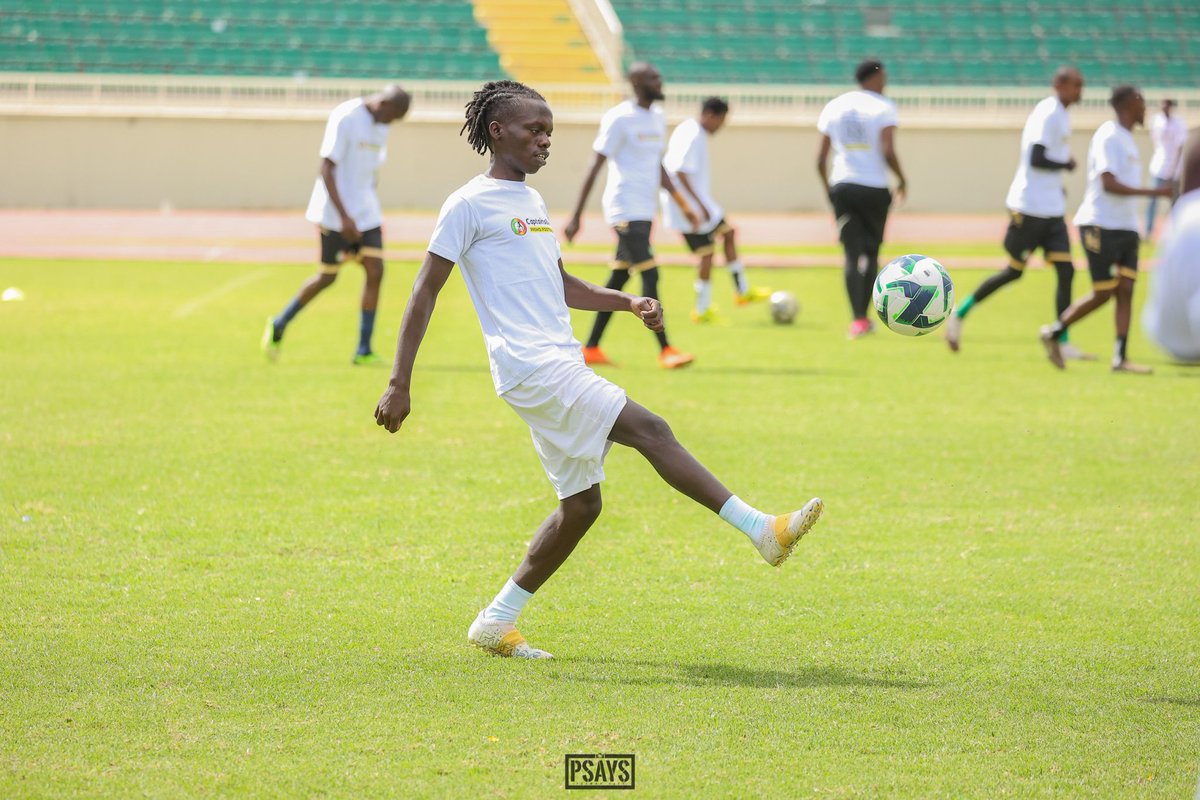bomboluly's tweet photo. Hey @FootballKe_90 highlights zangu tafadhali.  Season imeisha, @AFCLeopards might consider me.
#footballke https://t.co/ya9ISROQLy