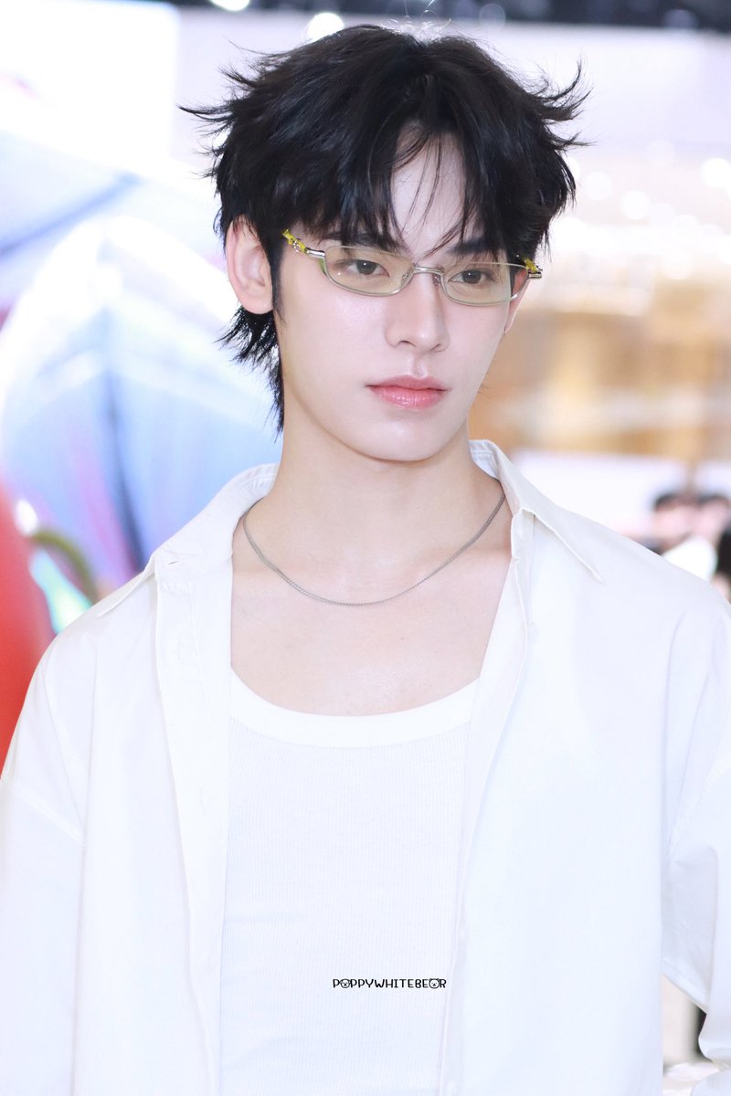 ISCFWS2's tweet photo. 흰옷, 안경 , 목걸이까지 다좋아😘😘

TEETEEPOR VEGGIE POPUP ICONSIAM

#TTPxGentleMonsterICONSIAM
#porsuppakarn https://t.co/NrOBSBMMS9