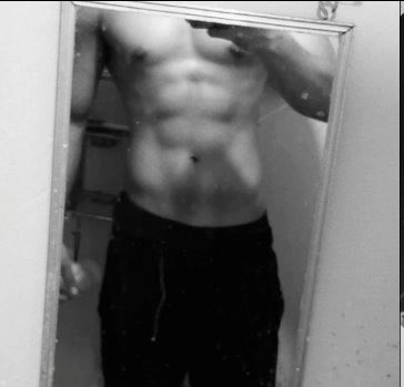 Vicous__'s tweet photo. je viens de retrouver une photo d'il y a 3 ans lors de mon prime physique , la différence avec aujourd'hui fait mal ☠️ https://t.co/cGBVlJkkgf