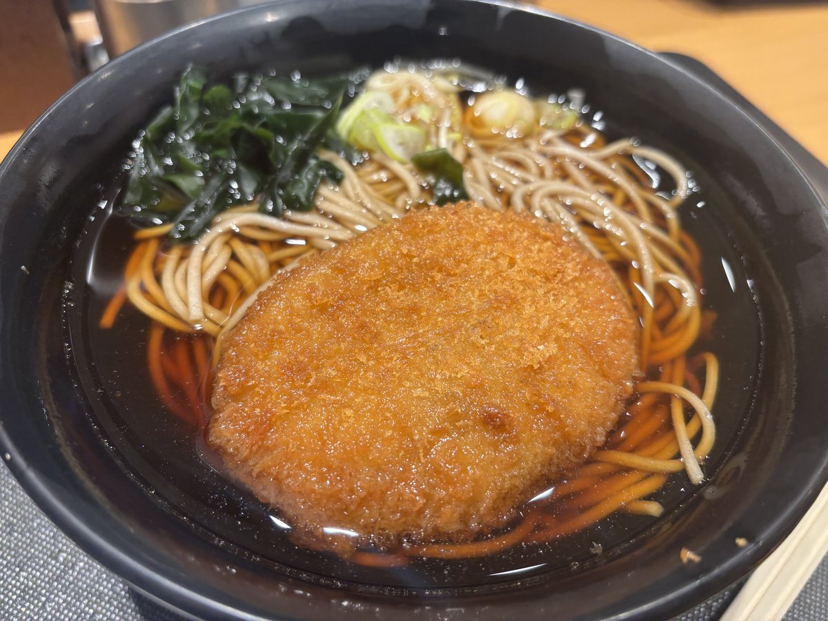 fujisobar's tweet photo. すみません。お腹の空いている時間に「コロッケそば」がタイムラインを通過します。 https://t.co/R5WU9KbKe7