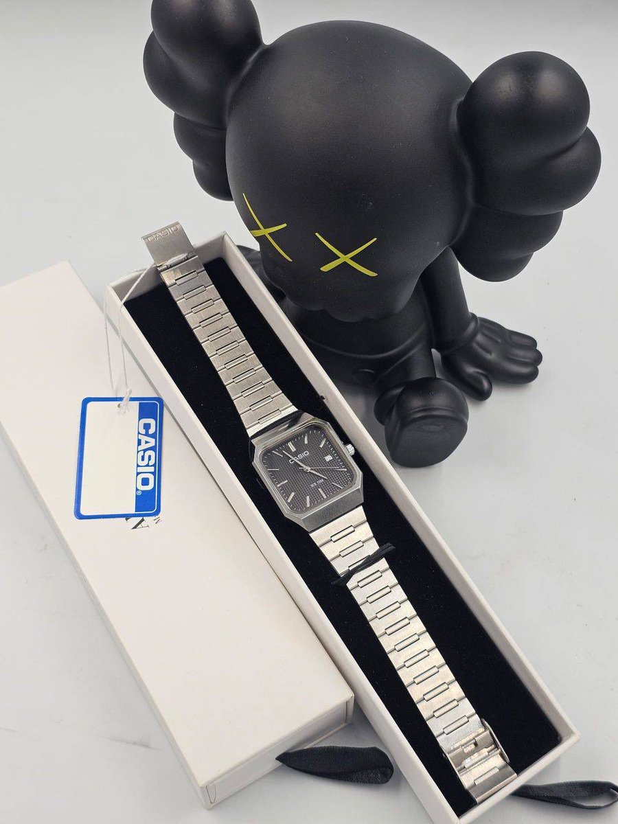 Bo_Tifeee's tweet photo. Casio chain watch

Price:-20000NGN ‼️with the box https://t.co/7xBnVlb8HC