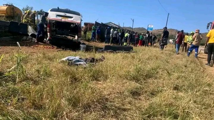DandaroOnline's tweet photo. #dandarostreets A kombi was involved in a serious road traffic accident in Mutare, leaving the vehicle extensively damaged. 

Emergency responders attended the scene as authorities worked to assess the situation, with details on casualties and the cause of the crash yet to be officially confirmed.

Follow our WhatsApp Channel:
https://t.co/cYTwWjSLzD