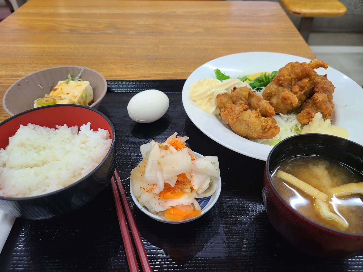 o8o1o56345o's tweet photo. 東名のどっかでドカ食い気絶部🐷💤

場所分かった人は敢えて書かずに心の中でファイナルアンサーお願いします🤐 https://t.co/h1PnIsvPrK