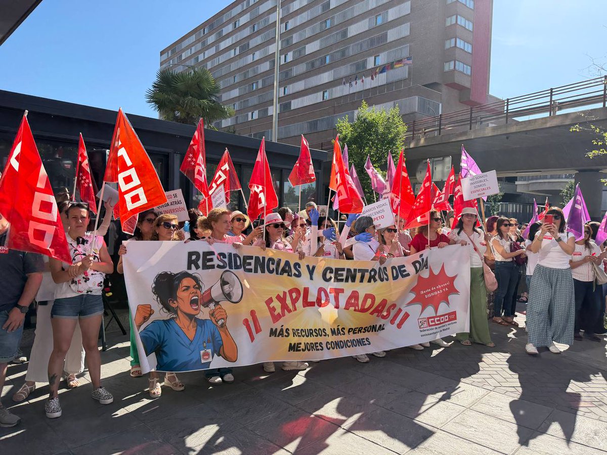 CCOOSanidadMad's tweet photo. 📢✊ Hoy se han puesto sobre la mesa 13.525 razones para cambiar el modelo de cuidados en Madrid.
Porque detrás de cada firma hay una realidad:
❌ turnos imposibles
❌ falta de personal
❌ desgaste físico y emocional constante

💬 No es una queja nueva. Es una alerta que ya no puede seguir ignorándose.

#Dependencia #CuidadosDignos #Madrid #CCOO #13.525Firmas #DerechosLaborales @zupo21 @sanitarioccoo @CCOOfssPrivada @fssccoo @CCOOMadrid