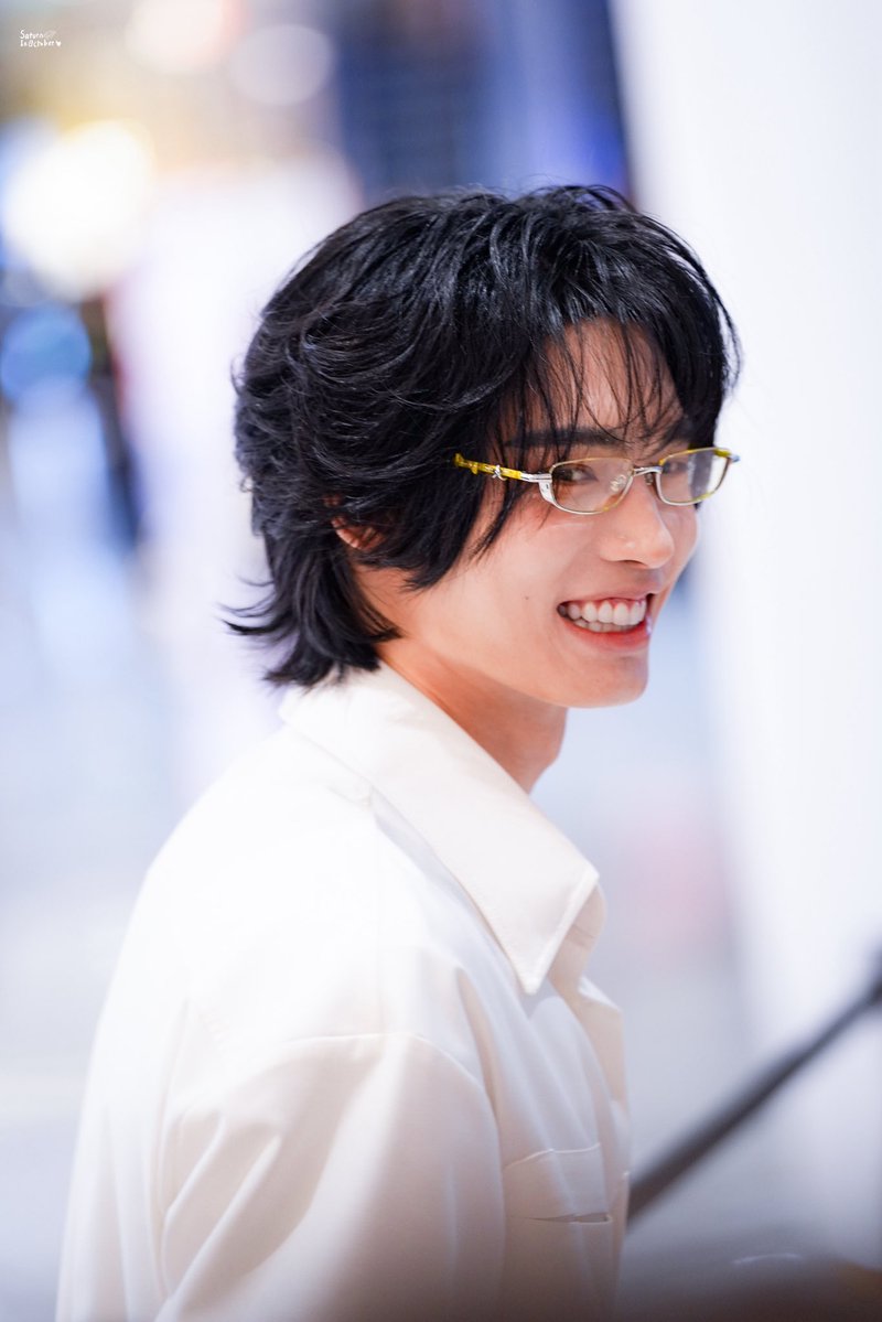 SaturnInOctober's tweet photo. วันนี้เป็นน้องวิน 

WIN VEGGIE POPUP ICONSIAM

#WinxGentleMonsterICONSIAM
#GENTLEMONSTER 
#GENTLEMONSTER_VEGGIECOLLECTION 
#GENTLEMONSTER2026 #winmetawin https://t.co/vPML4gEjQb