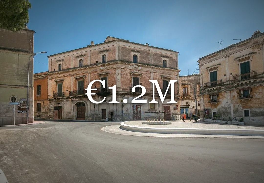 TheItalianExit's tweet photo. Listings that move pre-public: the broker calls a shortlist before MLS. Grottaglie house at €1.2M sat on that list for a week. 1311 sqm. Puglia. https://t.co/XSZtYF31c8