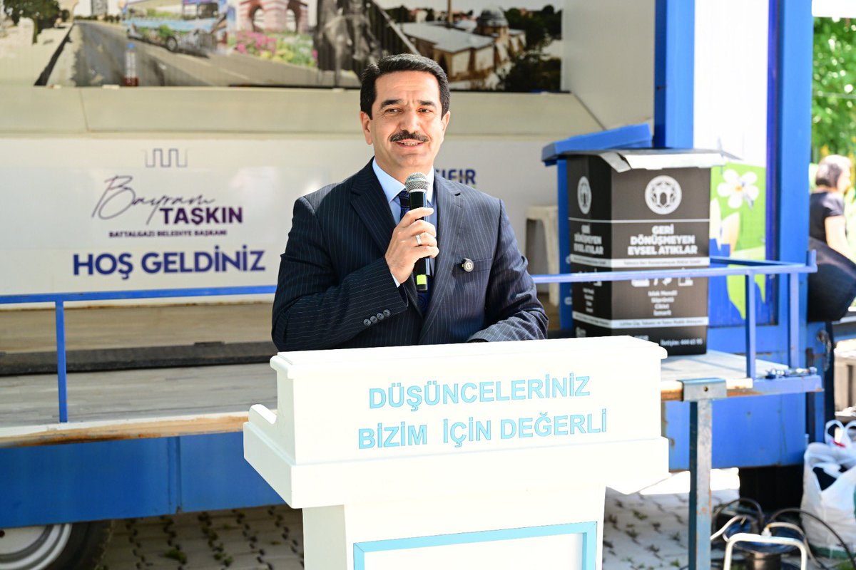 avbayramtaskin's tweet photo. İklim Değişikliği ve Sıfır Atık Müdürlüğümüz tarafından düzenlenen Çevre Festivaline katılım sağladık. 

Minik yavrularımızın atık maddelerden hayata geçirmiş oldukları birbirinden özel projeleri inceleme fırsatı yakaladık. Henüz küçük yaşlarda üreten bir neslin yetişiyor olması bizleri ziyadesiyle memnun etti. Başta minik yavrularımız olmak üzere; öğretmenlerimize ve velilerimize teşekkür ediyorum.