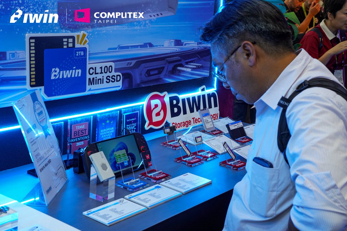 biwin_tech's tweet photo. 𝗕𝗶𝘄𝗶𝗻 𝗠𝗶𝗻𝗶 𝗦𝗦𝗗 was awarded 𝗕𝗲𝘀𝘁 𝗣𝗿𝗼𝗱𝘂𝗰𝘁 by @ArabOverclocker at @computex_taipei , recognizing its strong performance and innovation in compact storage.
This honor highlights our commitment to delivering high-speed, stable, and efficient storage solutions in a compact form factor.

Thanks to Arab Overclockers at COMPUTEX for the recognition, and to our global partners and users for their continued support.

#MiniSSD #COMPUTEX2026  #AwardWinning #StorageInnovation #AI #AITogether