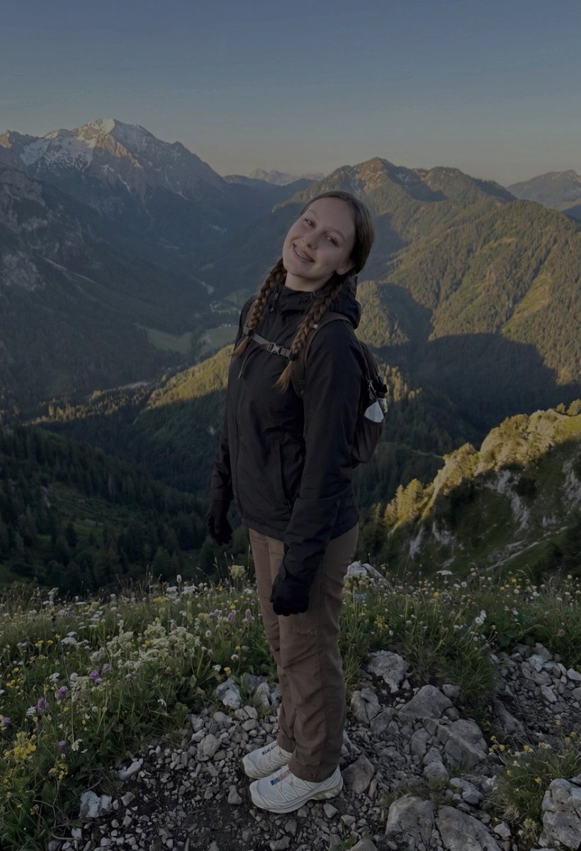 DieAbmelkerin's tweet photo. W 18 / Landwirtin sucht 🇩🇪 Mann 
Hobbies: 
Wandern
Bier trinken
Reiten https://t.co/ooQgIDklqA