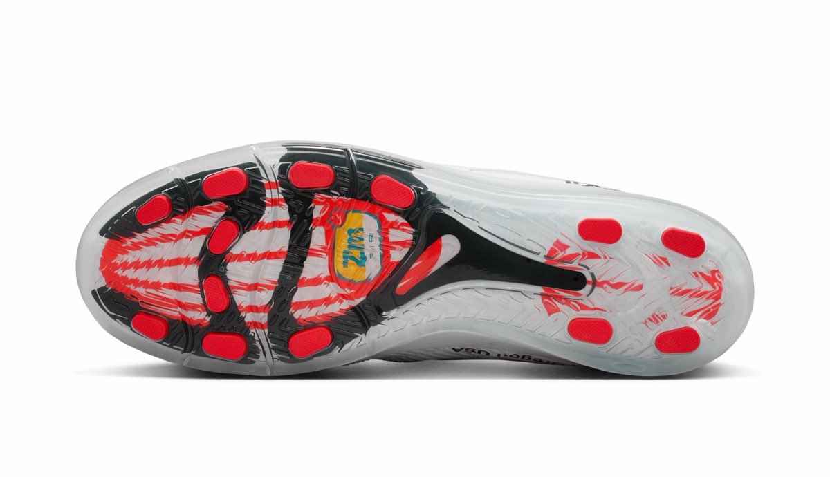 V.A.A. x Nike Cryoshot Zoom M9 SP Official Image［IM3886-100