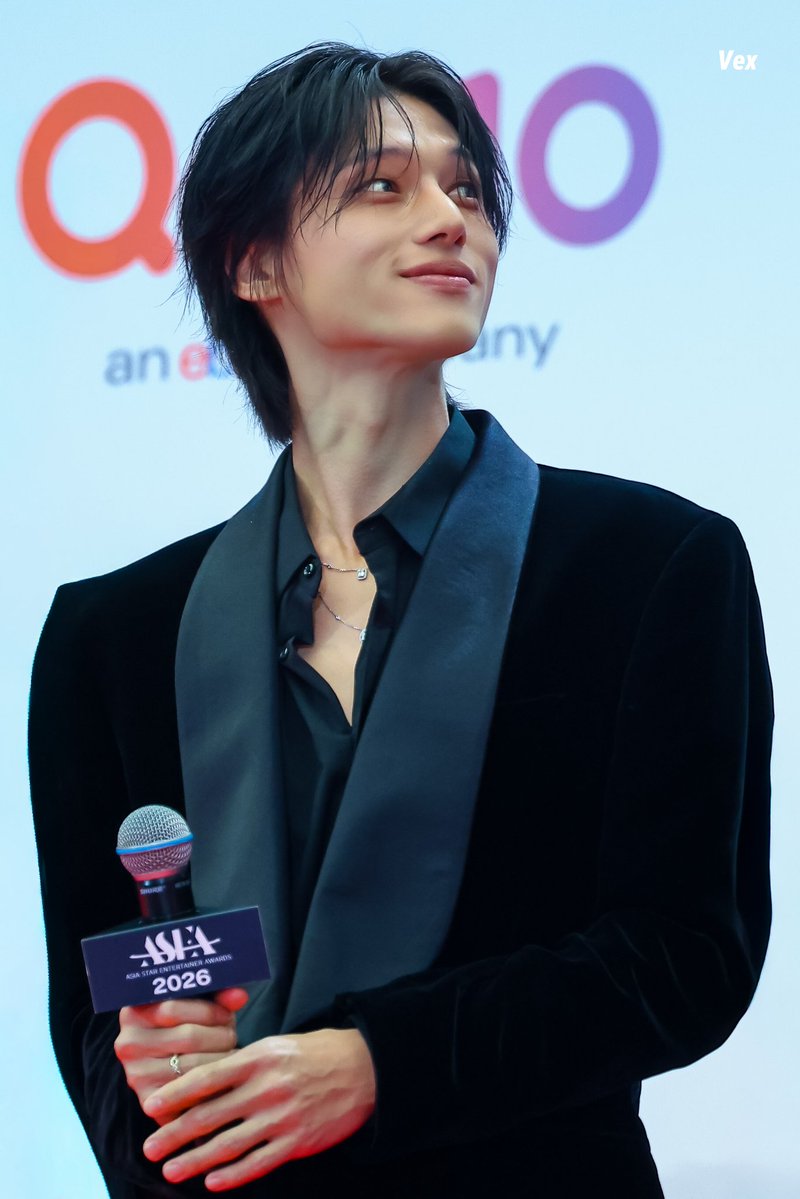 Vex_wy's tweet photo. 260517 ASEA Red Carpet

측면 자랑하기🤭

#우영 #WOOYOUNG
#에이티즈 #ATEEZ https://t.co/xd56Al3xZU