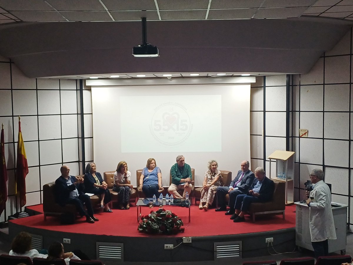 Area2Cartagena's tweet photo. Hoy ha tenido lugar en el Salón de actos del Hospital del Rosell la Mesa redonda "Impacto sociosanitario de la apertura del hospital del Rosell en el desarrollo de Cartagena".
Testimonios, anécdotas y vivencias de los profesionales más veteranos en el recinto.
@Murciasalud https://t.co/S2A3G0ehpc