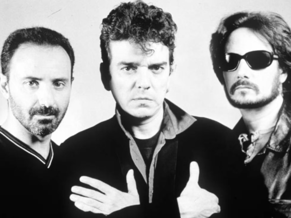 AlbertoteZgz's tweet photo. GABINETE CALIGARI.
Puro #pop torero!!
4. Rey o #vasallo
Es uno de mis temas favoritos de la banda. Con una melodía preciosa. Que opinas?
https://t.co/Q7fj1UZm5k https://t.co/rPLhVExHlR