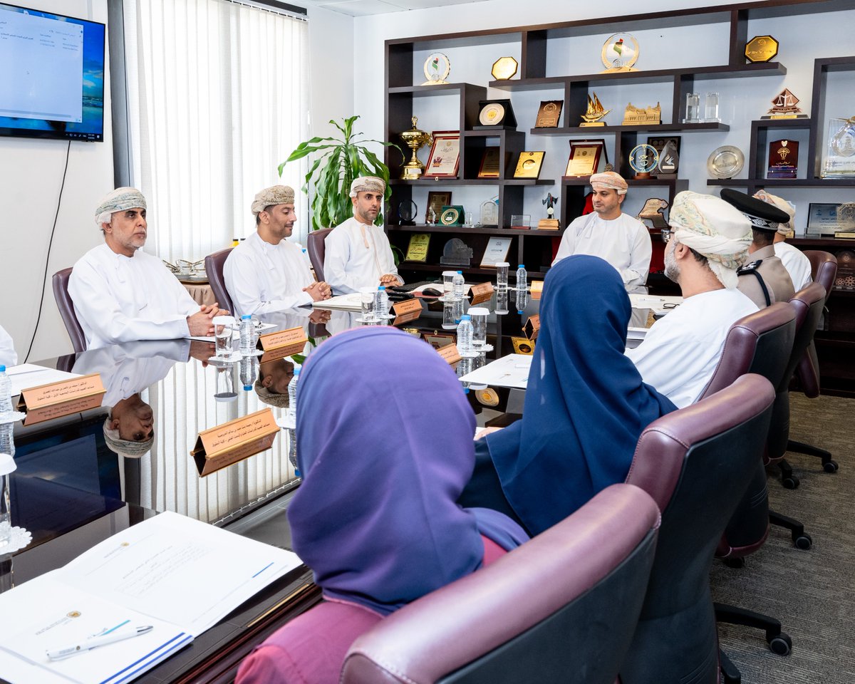 clawsqu's tweet photo. عقد المجلس الاستشاري لكلية الحقوق اجتماعه الثاني لهذا العام برئاسة سعادة نصر بن خميس الصواعي، المدعي العام، حيث اطّلع المجلس على أنشطة الكلية وفعالياتها خلال الستة الأشهر المنصرمة، كما ناقش مشروع إقرار مقرر مشروع التخرج الإجباري لطلبة بكالوريوس القانون. https://t.co/Cu5DZInfHv