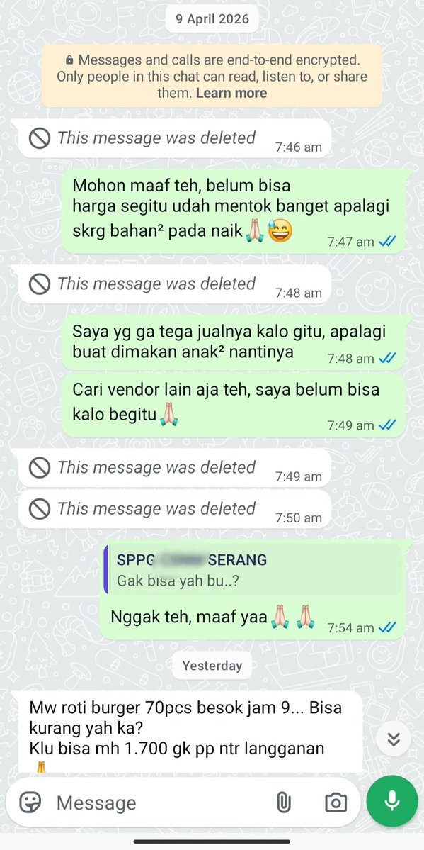 txtharihariWNI's tweet photo. Akhirnya ngebuktiin sendiri kalo MBG ini lahan basah 😅 Tanggal 9 April diminta kasih harga roti 1.500 padahal harga aslinya 3.000, tapi nota tetap harus ditulis 3.000. 
Habis itu semua chat hilang ditarik. Semalam chat lagi, ternyata masih juga nego harga roti 😂

ini parah banget sih guys🤡

sc:threadsspidolls