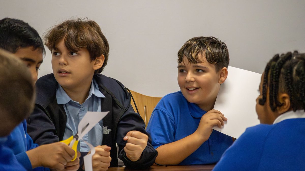 ReadingFC's tweet photo. The @RFCCommunity is launching a brand-new Friday Youth Club in Earley, open to young people aged 13+, in partnership with Earley Town Council as part of the Trust's wider Premier League Kicks programme.
 
Find out more information👇
 
@PLCommunities #PLKicks