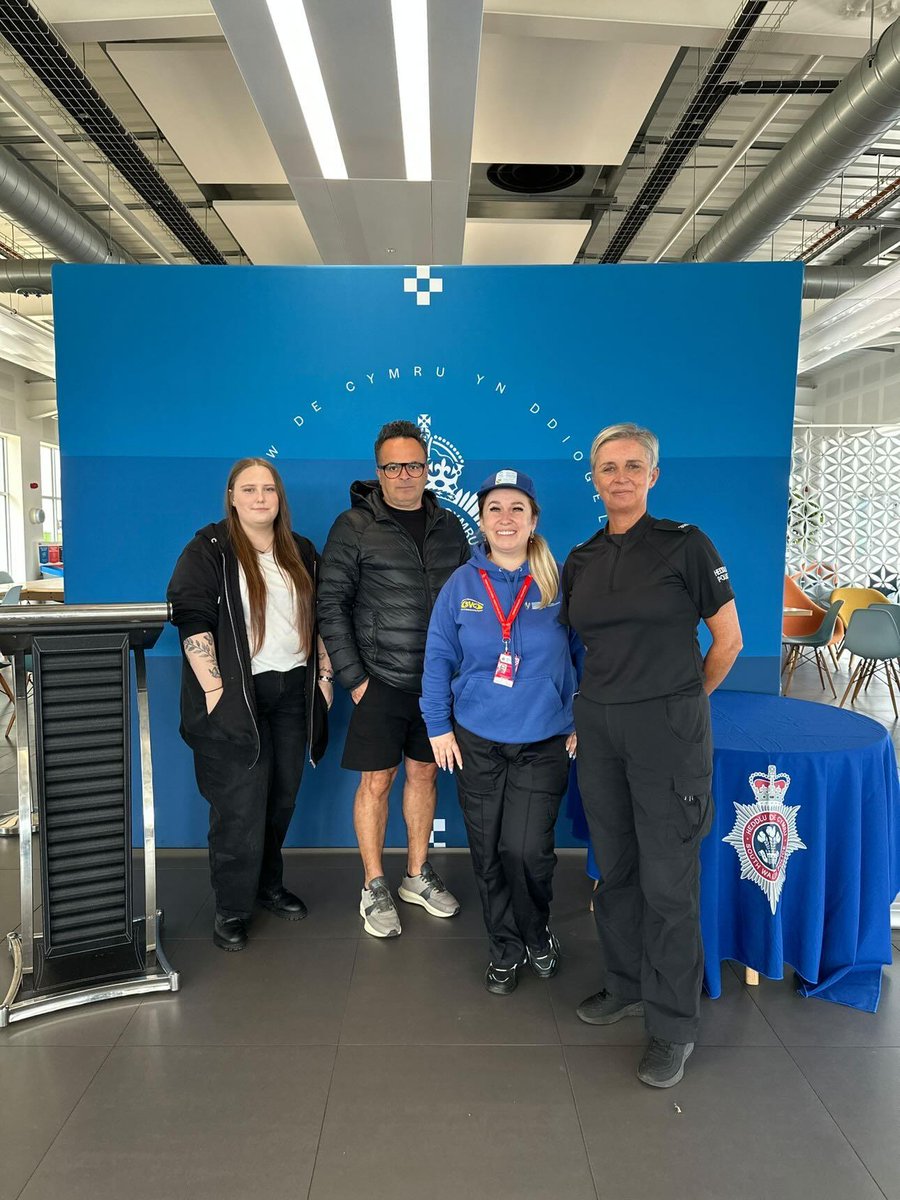 EmmaUniCop's tweet photo. #nationalvolunteerweek2026. This week our #SpecialConstables were recognised at a @nptcvs volunteers event. Also #policesupportvolunteers attended #Diolch event @swpolice. If you are interested in becoming a member #TeamSWP email policesupportvolunteers@south-wales.police.uk https://t.co/bnS5LyyNak