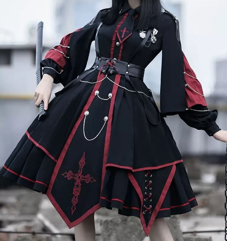 Maidens_Reve's tweet photo. 軍服ロリータ十字チェーン付きドレス♡ https://t.co/pCZvTf5Jjc