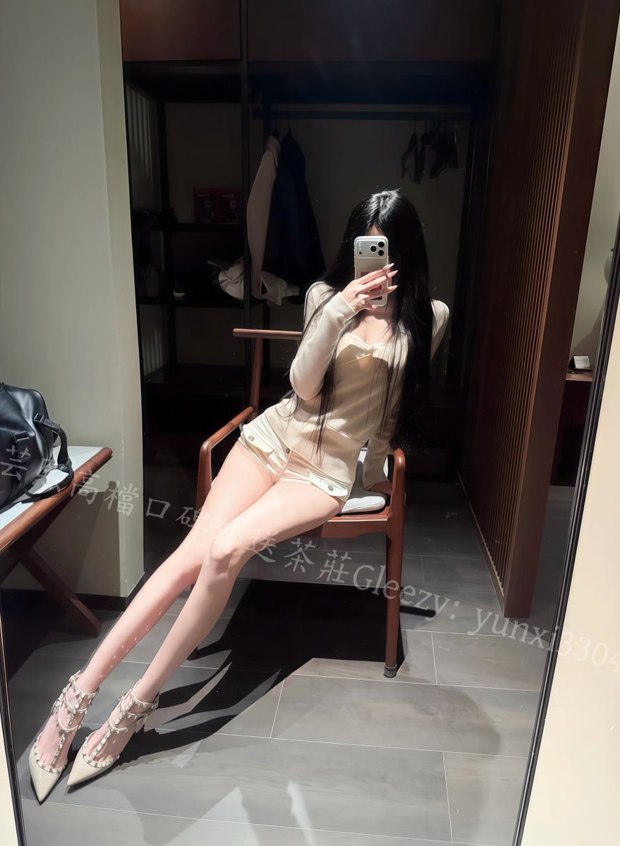 bb1408y's tweet photo. 🍑：娜拉 167-23歲-D奶-47kg

甜美性感型，皮膚狀態���、五官立體，身材比例展場等級—腿長細腰F奶飽滿、線條明顯。屬於能主動掌握氛圍、又能柔下來給你甜味的類型，外表甜、氣場御，有魅力反差，越相處越上癮。

Gleezy：yunxi3304 
TG：@yxi8688
LINE:twtt98 
班表：https://t.co/LiCdOBJqNM

#台灣妹 https://t.co/NMTnN67i4A