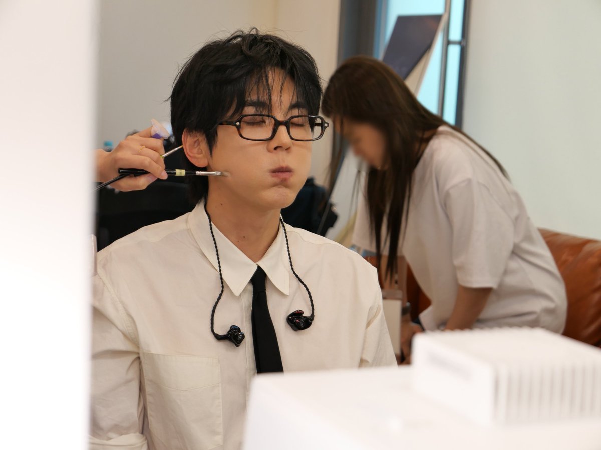읻아 tweet media