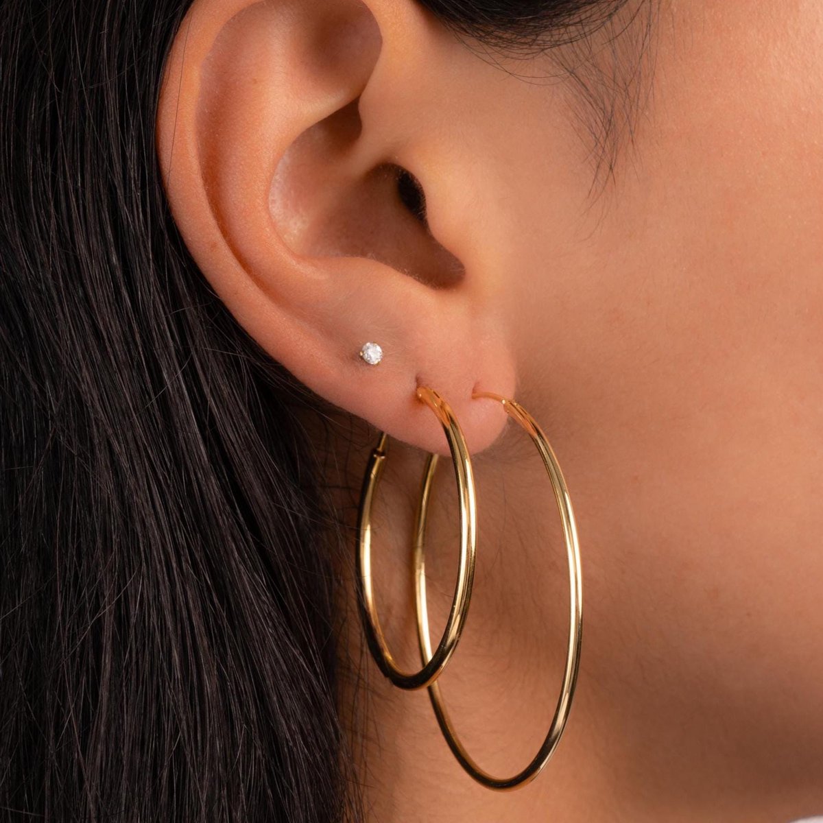 badddieWIFE's tweet photo. Hoops and stud earrings ✨ #randommusings https://t.co/KDGovrW6FI