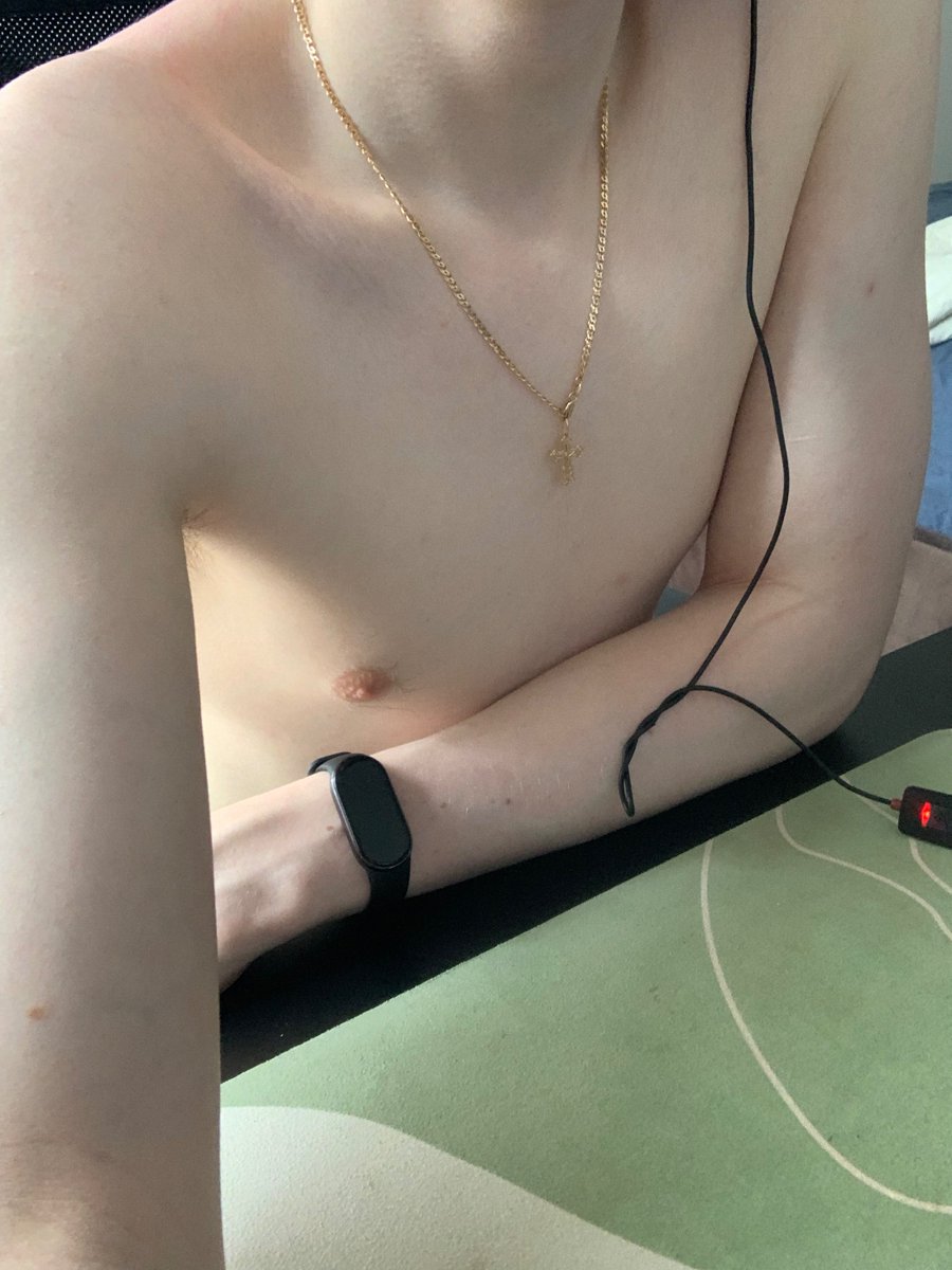 dumbCoder_'s tweet photo. Решил запечатлеть, в каком виде я обычно работаю https://t.co/TpAmkhyB7k
