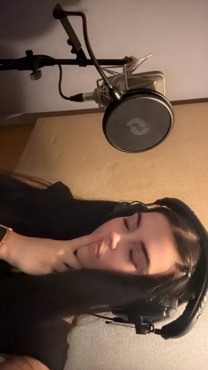 CourtneyHadwin's tweet photo. What could I be doing https://t.co/GSqJ8ZJ5gs