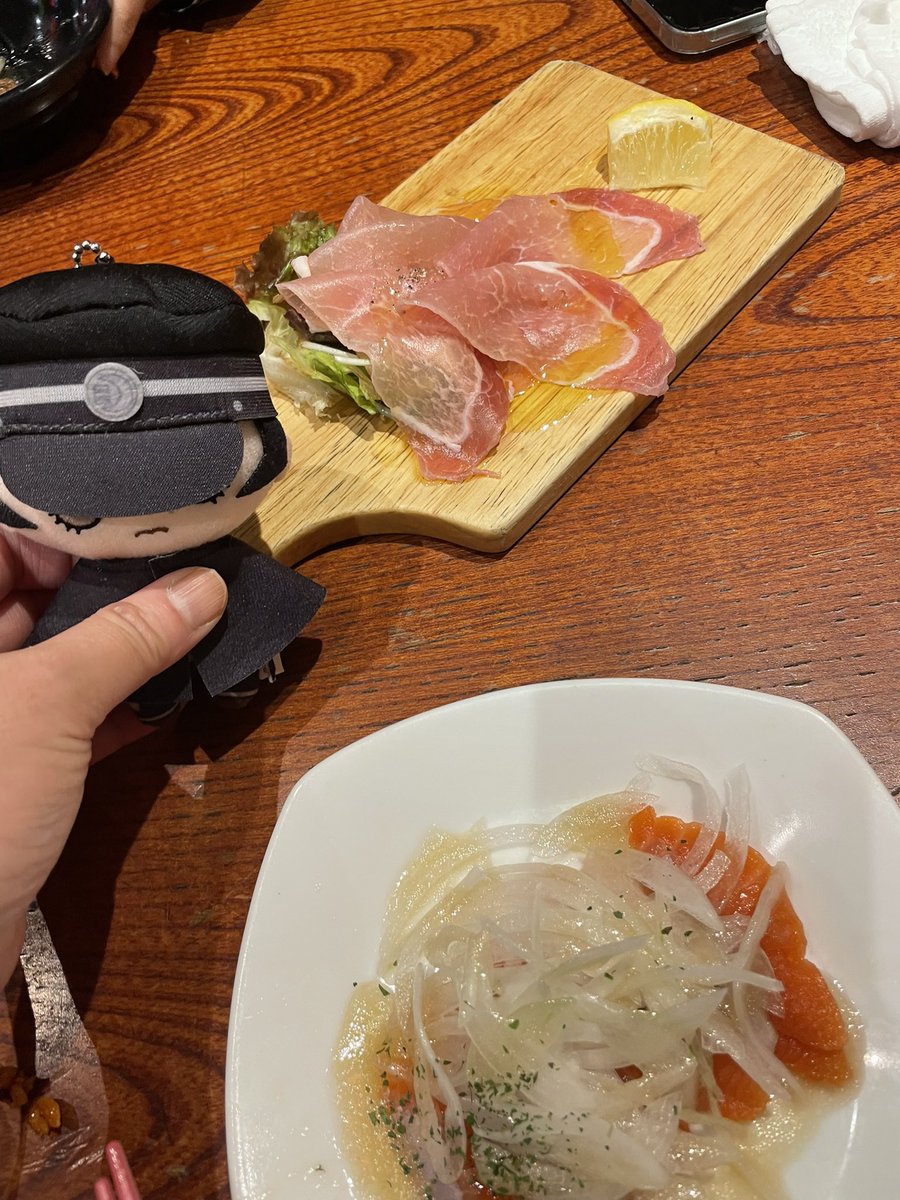 Elin_ChunLi's tweet photo. 今日はたぬきさんと会食に行ってました！
食べ過ぎて苦しー！！ https://t.co/wSuW2E1W31