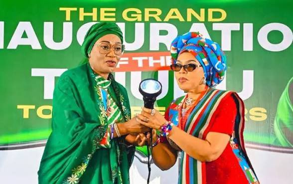 FDPChannel_'s tweet photo. First Lady Oluremi Tinubu inaugurates Tinubu Torchbearers to mobilise support ahead of 2027 elections https://t.co/8YbcVIBKjo